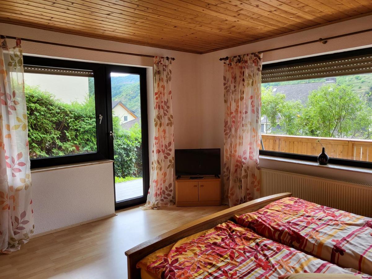 Ferienwohnung Zum Rheinblick Kestert Exteriör bild