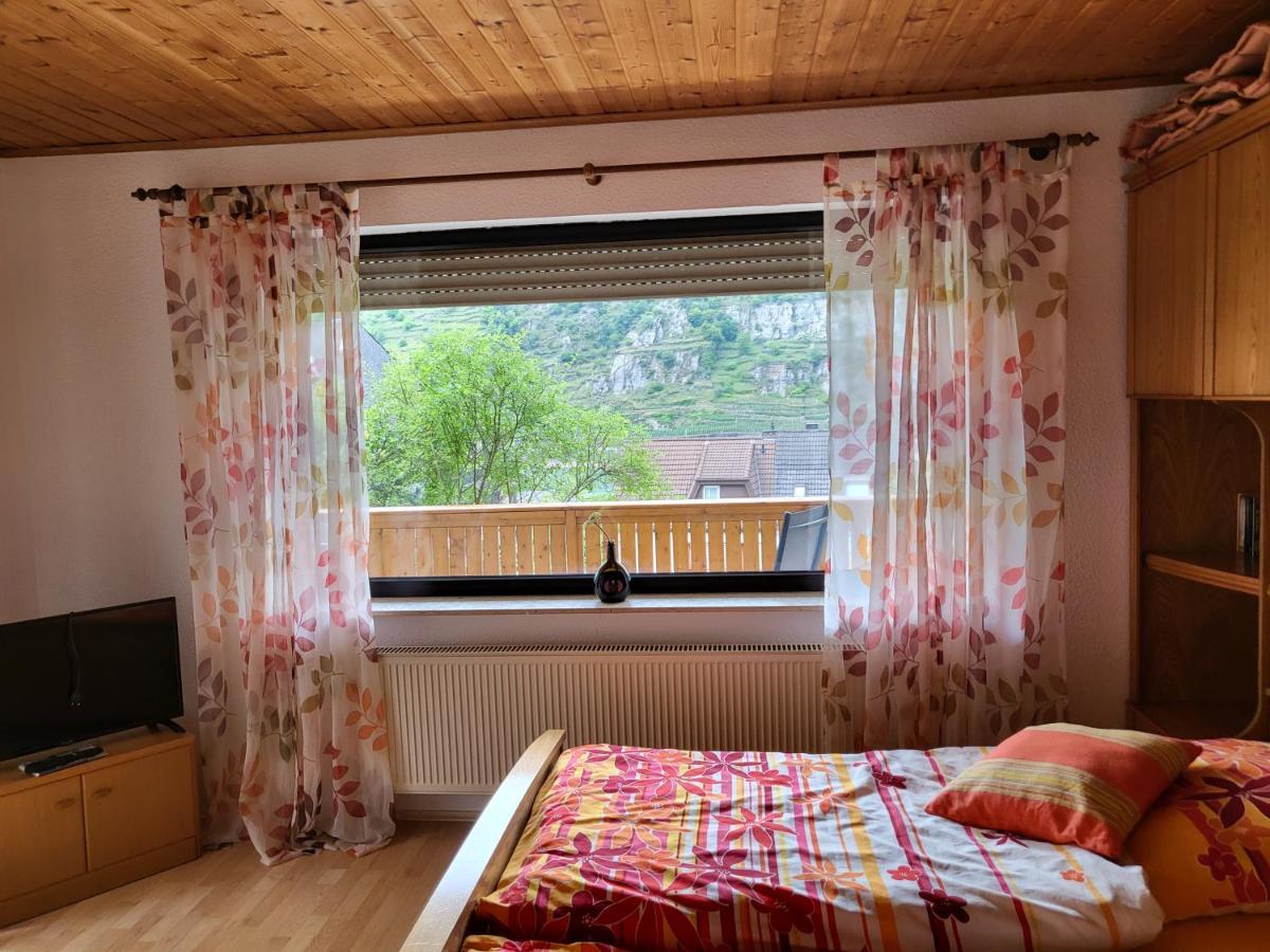 Ferienwohnung Zum Rheinblick Kestert Exteriör bild