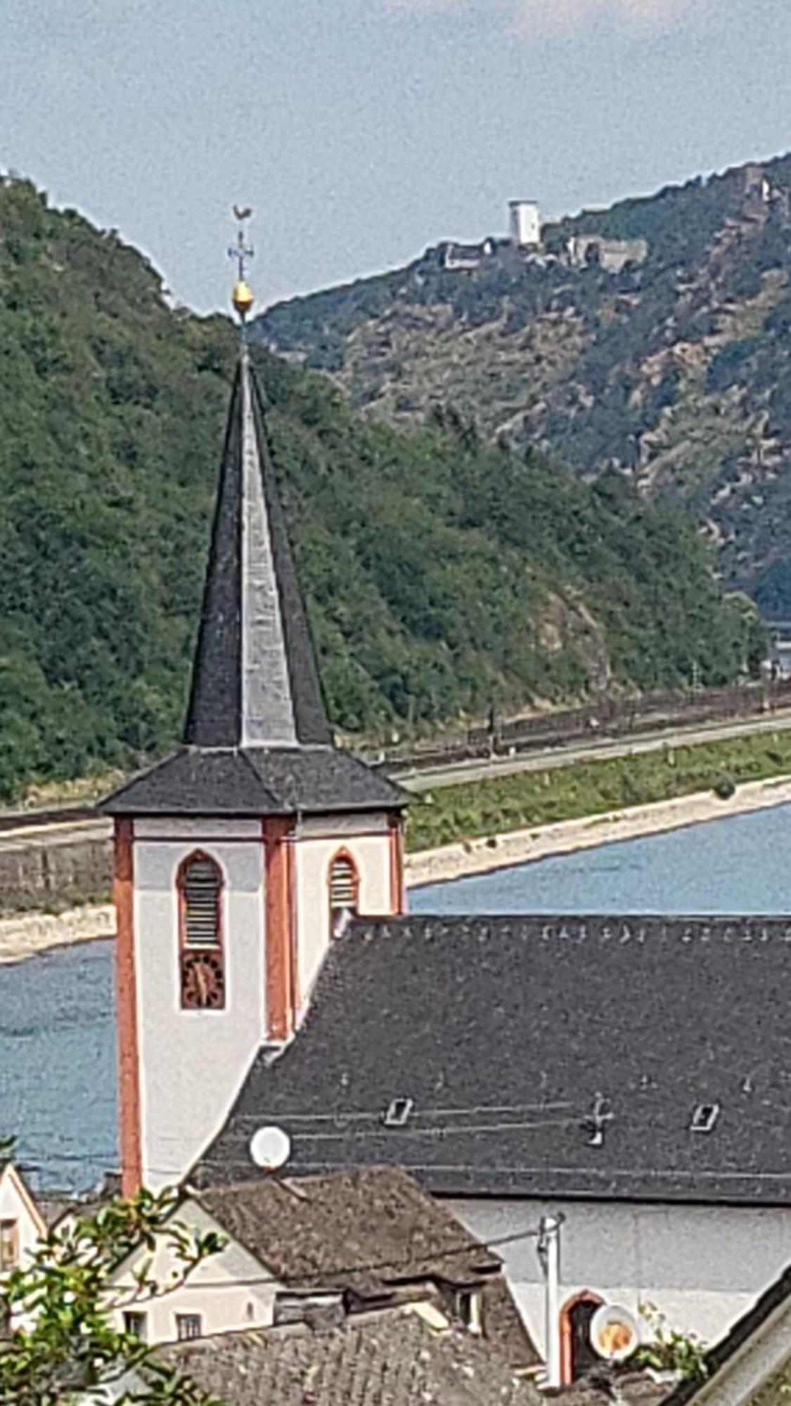 Ferienwohnung Zum Rheinblick Kestert Exteriör bild